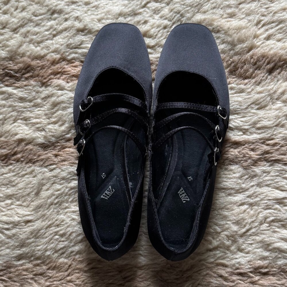 Zara Black Strappy Flats with Square Toe- Size 37 (US 7-7.5) Never worn!